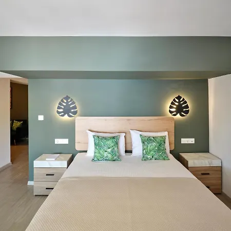 The Tree Apartment *
