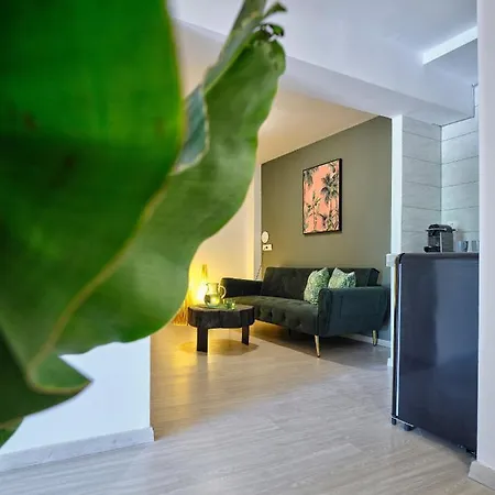 The Tree Apartman